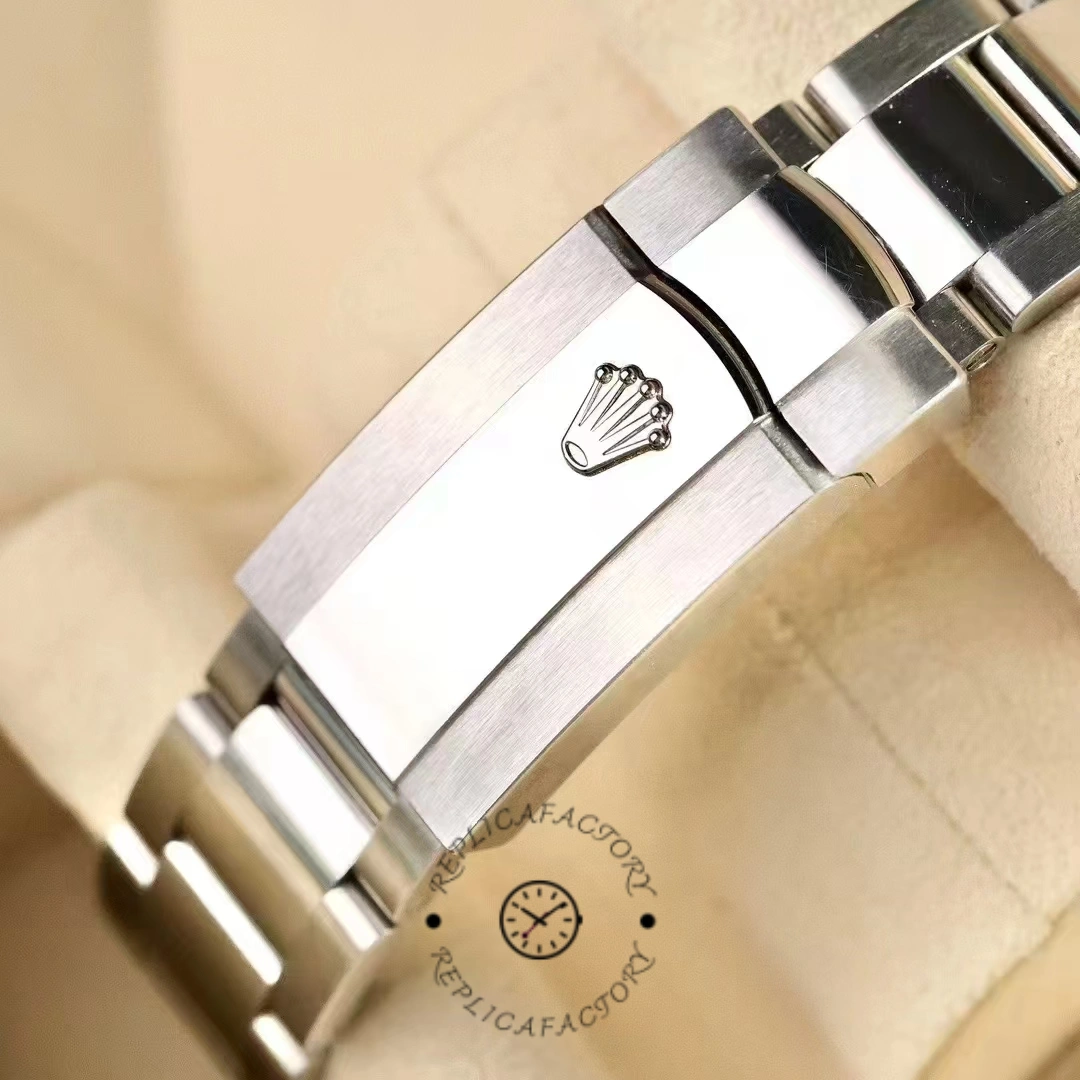 Rolex Milgauss 116400GV Stainless Steel Black Dial 40MM - Image 18